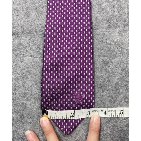 Versace Tie Mens Purple Silk Medusa Pattern Classic Dress  Versace Tie Mens Purple Silk Medusa Pattern Classic Dress Neckwear 3.25 x 60in